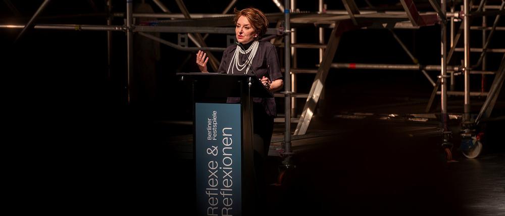 Eva Illouz bei “Reflexe und Reflexionen“ im Haus der Berliner Festspiele.