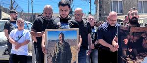 Freunde und Familienangehörige trauern um den israelischen Soldaten Hauptmann Wassem Mahmoud, inmitten des anhaltenden Konflikts zwischen Israel und der Hamas im Gazastreifen getötet wurde.