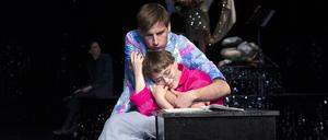 „Von der Mutter ein Gruß“ von Caren Jeß am Deutschen Theater