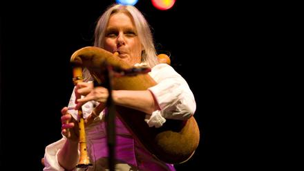 Die Musikerin Gesine Bänfer ist Fachfrau für historische Instrumente.