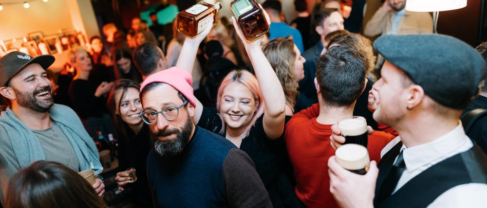 Die Piano Man Bar in der Altstadt von Vilnius ist ein beliebter Treffpunkt. Dort finden auch Konzerte und politische Veranstaltungen statt.