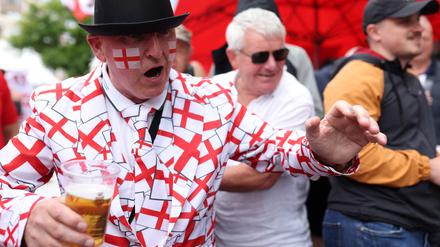 Soccer Football - Euro 2024 - Fans gather before England v Serbia - Gelsenkirchen, Germany - June 16, 2024
England fan ahead of the match REUTERS/Thilo Schmuelgen