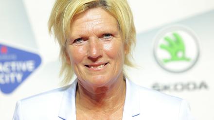Claudia Neumann, 60, kommentiert ZDF-Übertragungen der Fußball-EM.