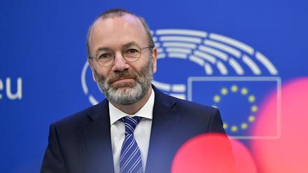 Manfred Weber (CSU) bei einer Pressekonferenz der Fraktion EVP im Europäischen Parlament am 24. April 2024.