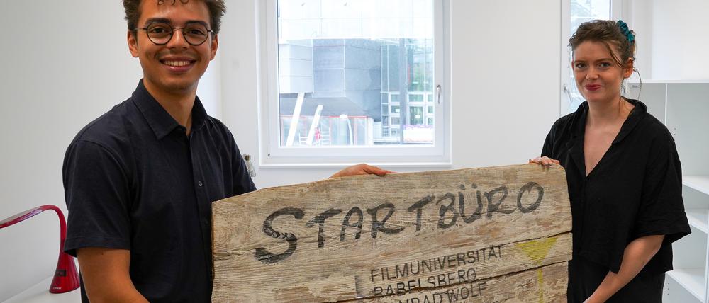 Vincent Edusei und Maritza Grass von „Carousel Film“ werden vom Programm „Startbüro Babelsberg“ unterstützt.