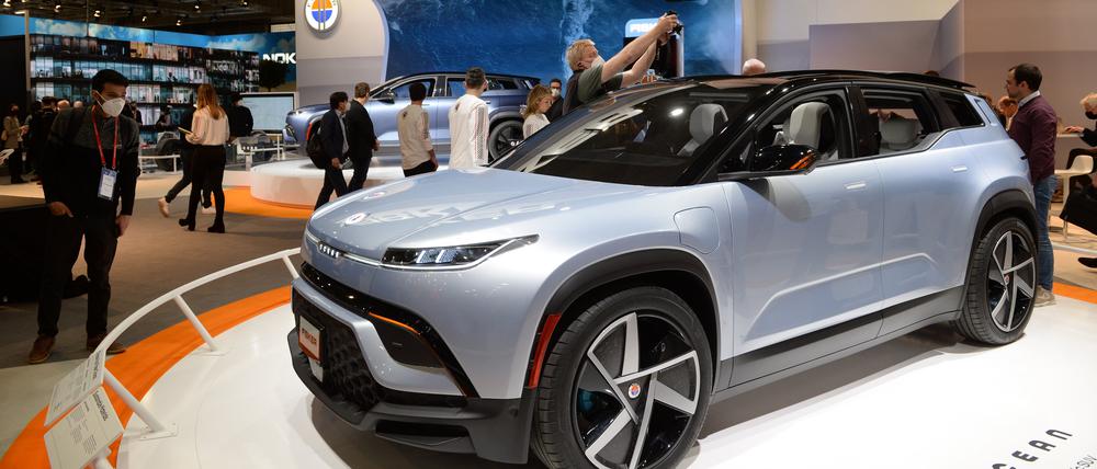 2022 zeigte der Elektroauto-Hersteller Fisker sein Modell Ocean auf der Mobilfunk-Messe Mobile World Congress kurz vor Markteinführung.