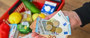 Vor allem im Lebensmittelbereich sind die Preise im Mai erneut deutlich angestiegen.