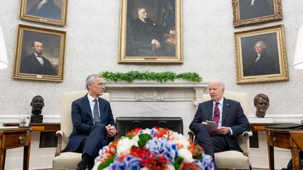 Nato-Generalsekretär Jens Stoltenberg (links) und US-Präsident Joe Biden.