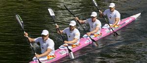 Jacob Schopf (2.v.r.) und der K4 bereiten sich auf den Saisonhöhepunkt Olympische Spiele vor. 