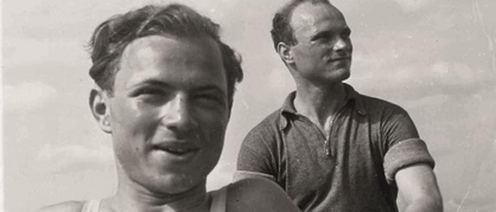 Ausstellung „Das Leben festhalten. Fotoalben jüdischer Familien im Schatten des Holocausts“, Erich und Hugo-Kurt Chotzen beim Rudern in Teupitz