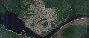 Satellitenansicht der brasilianischen Stadt Manaus, auf der die vielen Täler und Flussläufe im Stadtgebiet sichtbar werden.