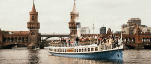 1886 wurde die „Kaiser Friedrich“ im Mecklenburgischen Grabow gebaut. Fast 140 Jahre später fährt sie komplett emissionsfrei durch Berlin.