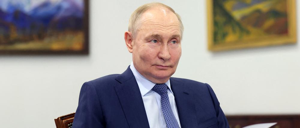 Russlands Präsident Wladimir Putin bei einem Termin in der Stadt Jakutsk, Russland, 18. Juni 2024.