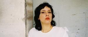 Auf ihrem Debütalbum singt Güner Künier erstmals auf Türkisch.