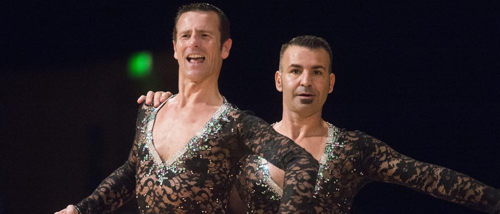 epa04874619 The male same-sex dance team Mario Houtsma-Gretch and Jan De Haas of the Netherlands competes during the European Championship in Same-Sex Dance at the EuroGames Stockholm 2015, in Stockholm, Sweden, 06 August 2015. EuroGames is among the world's largest lesbian, gay, bisexual, transgender, and queer (LGBTQ)-events, founded by the European Gay and Lesbian Sport Federation (EGLSF) in 1992. EPA/FREDRIK SANDBERG / TT SWEDEN OUT ++ +++ dpa-Bildfunk +++