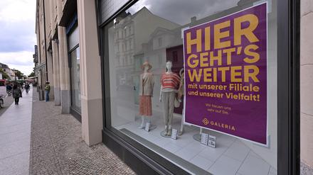 Galeria Karstadt Kaufhof, Plakat, Hier gehts Weiter mit unserer Filiale und unserer Vielfalt!
