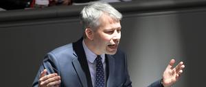 Steffen Bilger am Rednerpult – er gehört seit 2009 dem Bundestag an.