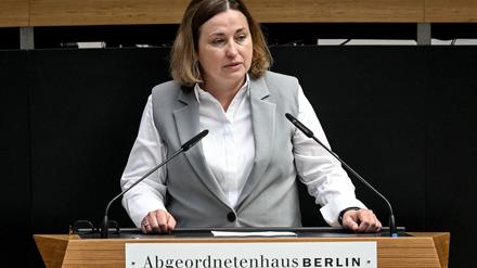 Tonka Wojahn (Bündnis 90/Die Grünen) spricht bei einer Plenarsitzung des Berliner Abgeordnetenhauses.