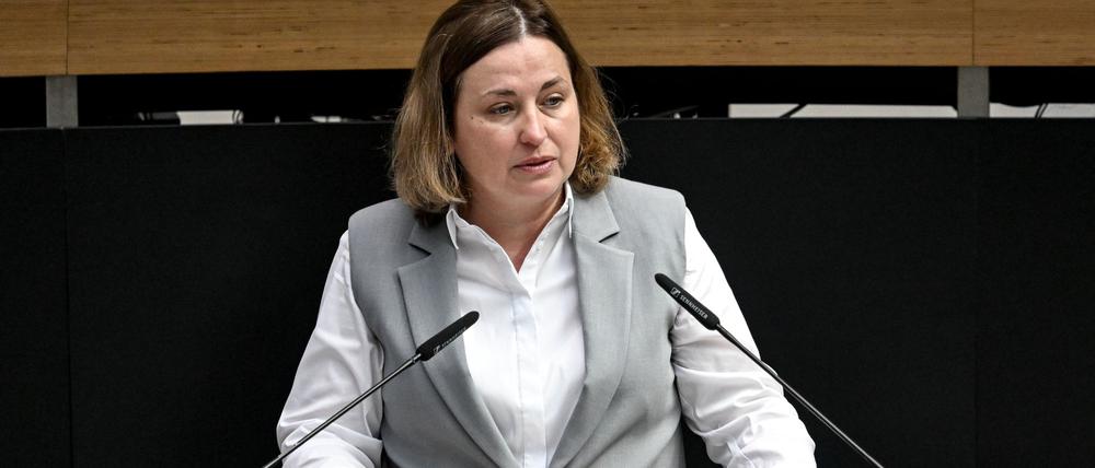 Tonka Wojahn (Bündnis 90/Die Grünen) spricht bei einer Plenarsitzung des Berliner Abgeordnetenhauses.