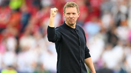 Julian Nagelsmann freut sich nach dem 2:0 gegen Ungarn.