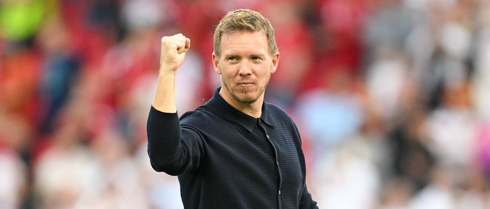 Julian Nagelsmann freut sich nach dem 2:0 gegen Ungarn.