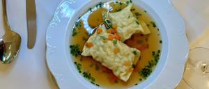 Lammmaultaschen im Restaurant Weiss, Charlottenburg. 