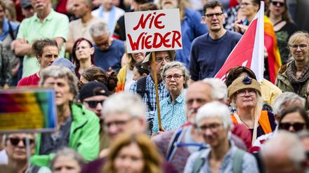 Rechtsextremismus stoppen in Europa & vor Ort - Demokratie verteidigen