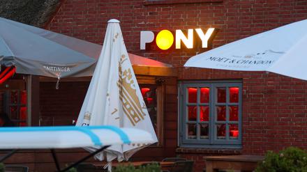 Der Pony Club in Kampen, Ort des Geschehens