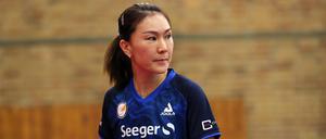 Shan Xiaona hat Probleme mit der Bandscheibe.