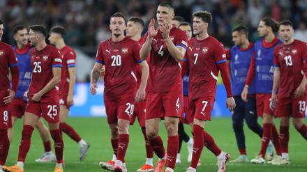 Empörung bei Serbiens Nationalmannschaft nach Schmähgesängen kroatischer und albanischer Fans. 