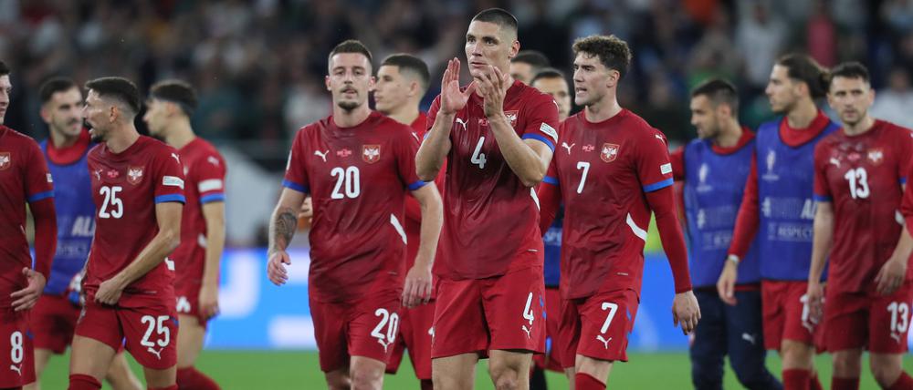 Empörung bei Serbiens Nationalmannschaft nach Schmähgesängen kroatischer und albanischer Fans.