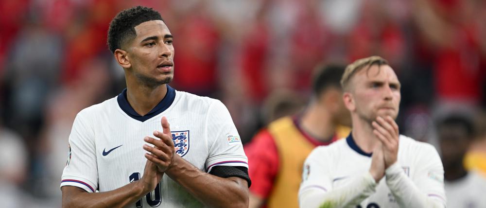 Zufrieden sieht anders aus:  die englischen Spieler Jude Bellingham (l.) und Jarrod Bowen. 