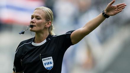 Bibiana Steinhaus pfiff als erste Frau in Deutschland Profispiele im Männerfußball.