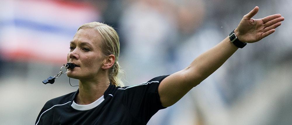Bibiana Steinhaus pfiff als erste Frau in Deutschland Profispiele im Männerfußball.