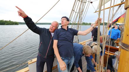 Royal Louise. Der gemeinnützige Royal Louise Yacht- und Schifffahrtsverein zu Potsdam e.V., kurz Royal Louise e.V., feiert im Juni dieses Jahres sein 20-jähriges Jubiläum. Der Verein erhält und betreibt die Miniaturfregatte ROYAL LOUISE als ein Wahrzeichen der historischen Seen-, Schlösser- und Parklandschaft in Berlin und Potsdam.