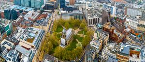 Blick auf die moderne Skyline von Birmingham. Teile des Zentrums wurden während des Zweiten Weltkriegs zerstört, sodass die Kommune sich zu einem Neuaufbau der Innenstadt entschloss.