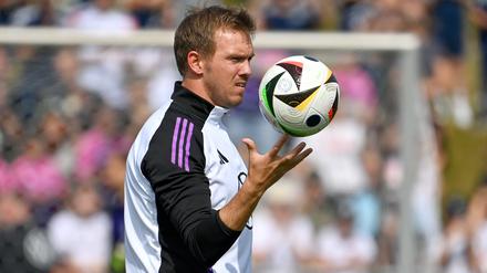 Julian Nagelsmann will am Sonntag erst einmal gegen die Schweiz gewinnen.