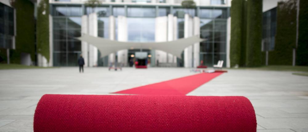 Der rote Teppich wird nur für Staatsgäste ausgerollt, nicht für den Einzug des nächsten Bundeskanzlers.
