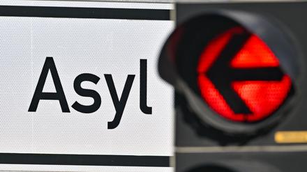Scholz will weiter mögliche Modelle für Asylverfahren in Ländern außerhalb der Europäischen Union prüfen.