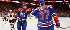 Leon Draisaitl bereite das 1:0 durch Warren Foegele mit einem Traumpass vor.