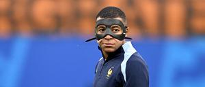 Kylian Mbappé muss mit Maske spielen.