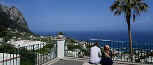 Capri ist eine der Top-Touristenattraktionen in der Region rund um Neapel.