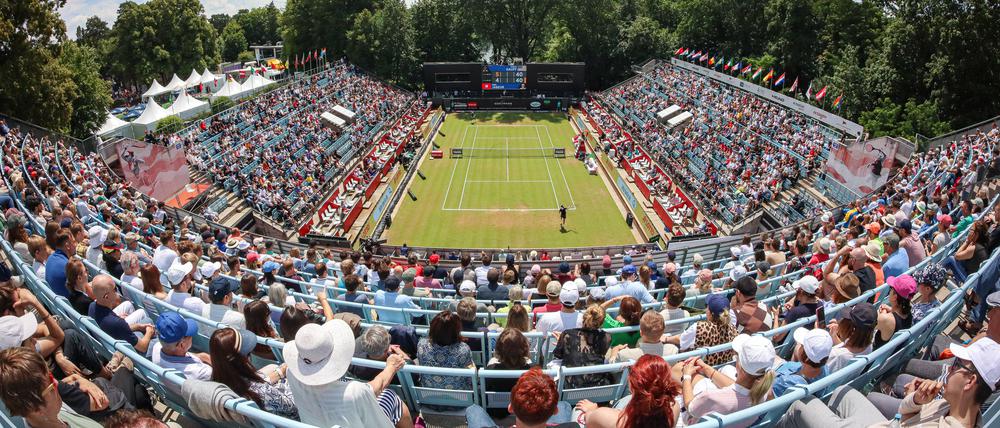Das Steffi-Graf-Stadion war am Samstag pickepackevoll.