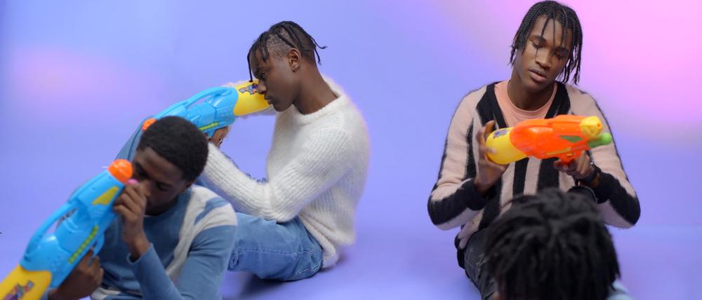 Tyler Mitchell, Szene aus dem Video „Whish This Was Real“ (2015). 