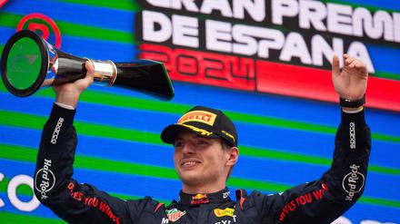 Verstappen gewinnt in Barcelona.