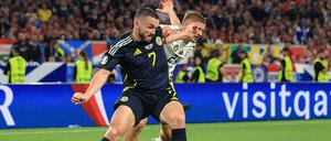Besser spät als nie. Ungarn gewinnt gegen Schottland und darf vom Achtelfinale träumen.