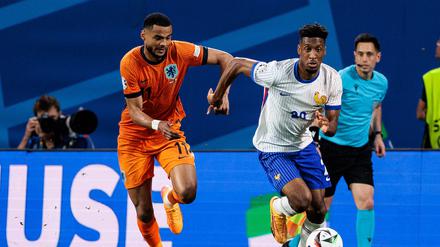 Kingsley Coman (r.) im Zweikampf mit Cody Gakpo (Niederlande), hofft auf mehr Einsatzzeit im nächsten EM-Spiel gegen Polen.