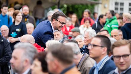 Erststimme CDU? Landesparteichef Jan Redmann bei einer Wahlkampfveranstaltung vor der Europa- und Kommunalwahl in Potsdam.
