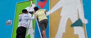Das neue Mural Am Schilfhof in Potsdam wurde von rund 40 Kindern und Jugendlichen gestaltet.