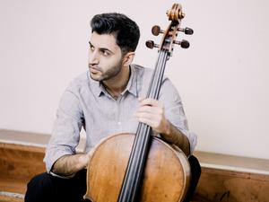 Österreicher mit iranischen Wurzeln. Cellist Kian Soltani.